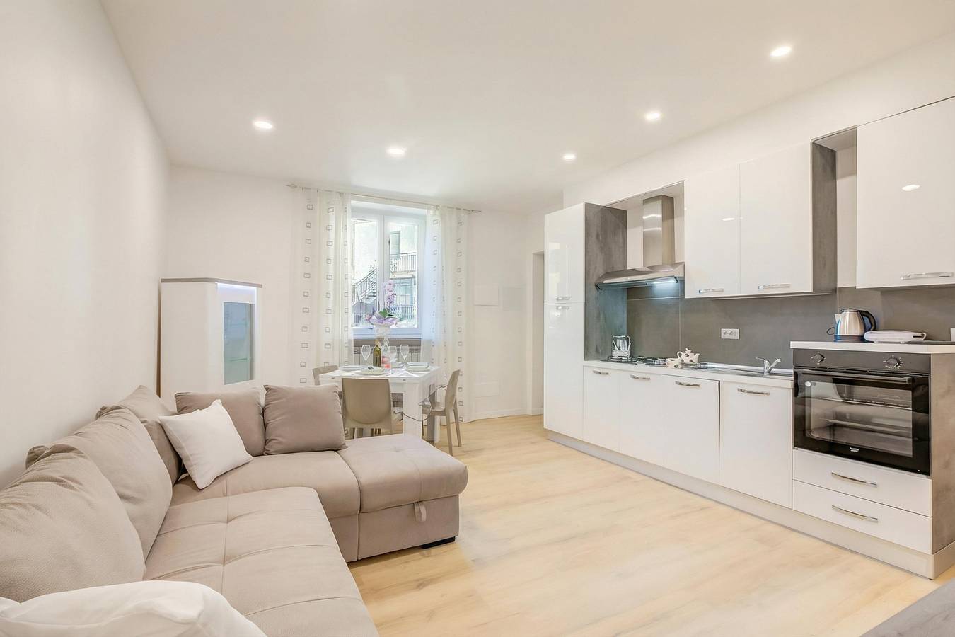 Ganze Wohnung, Patty New Apartment in Laveno Center in Laveno, Laveno-Mombello