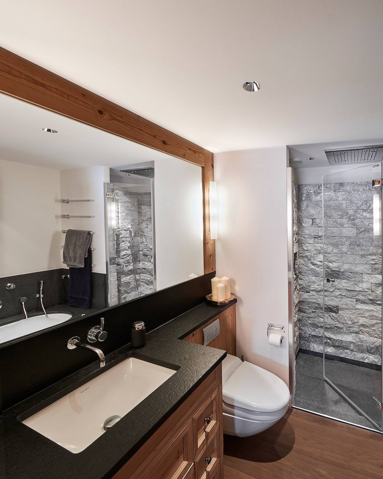 Ganze Wohnung, Ferienwohnung 'Heid' mit Balkon und Wlan in Klosters-Serneus, Plessur Alpen