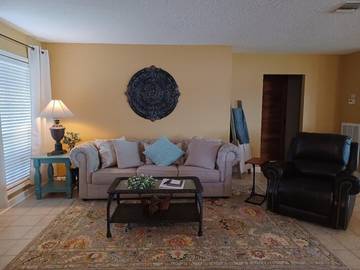 Vacation House for 12 Guests in Lake Conroe, Texas, Picture 3