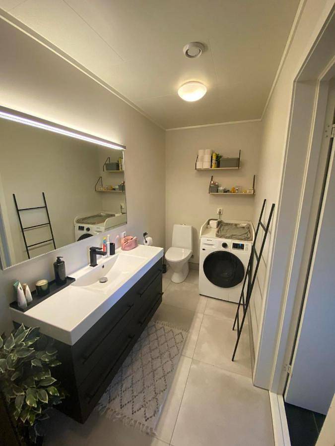 Gîte pour 4 personnes, avec terrasse ainsi que vue et jardin à Leknes - 3
