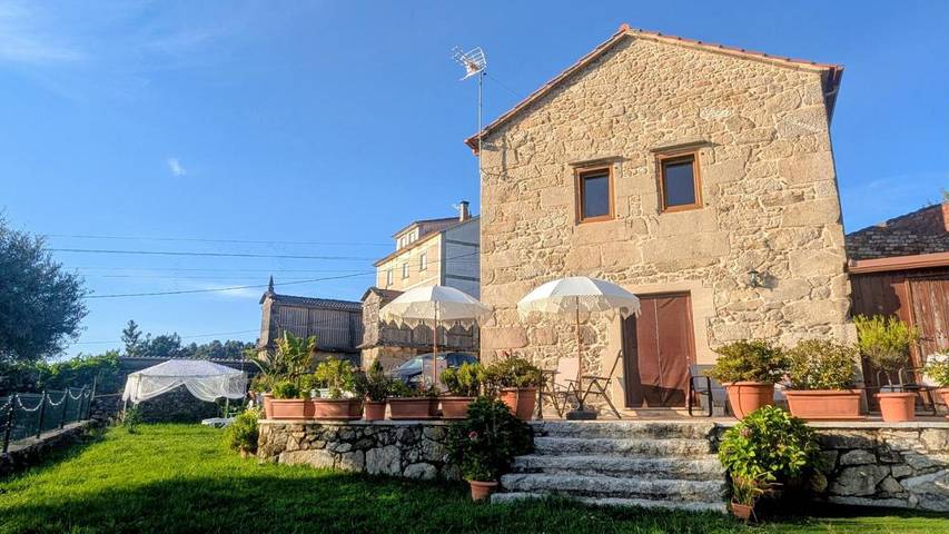 Casa rural para 4 personas, con Terraza además de Jardín y Vistas en Moraña