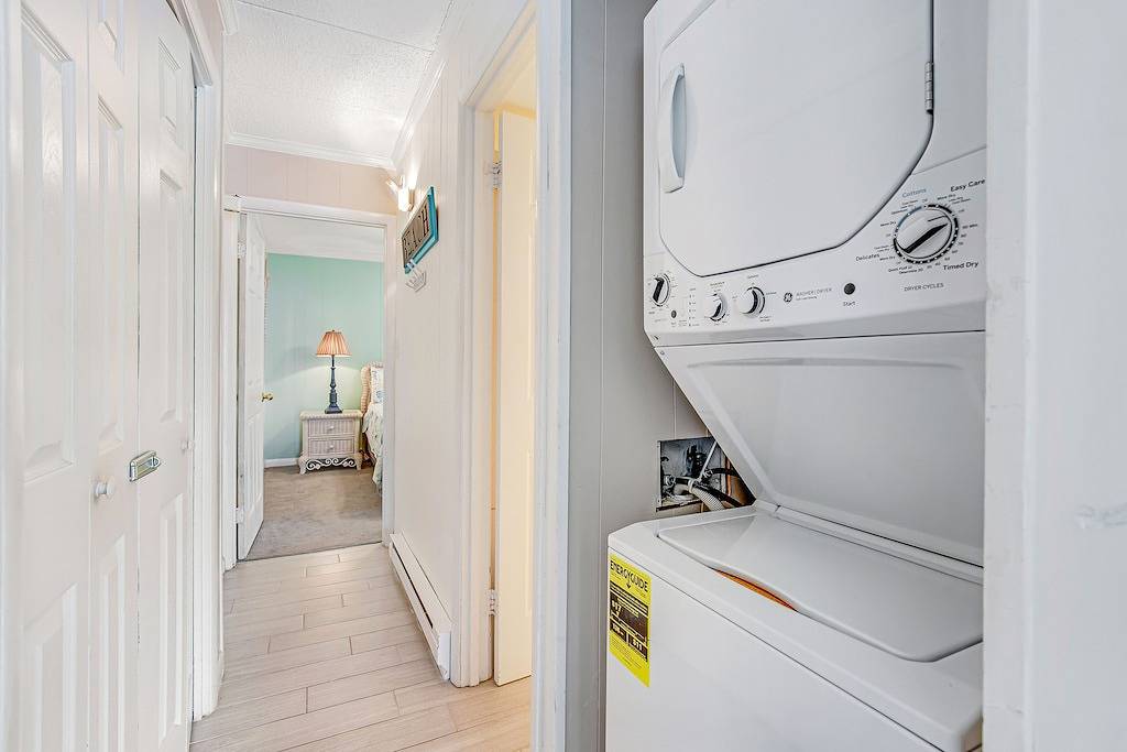 Ganze Wohnung, Bright, sunny condo with ocean and bay views in walkable Midtown location in Ocean City, Worcester County