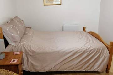 Gîte pour 4 Personnes dans Saint-Georges-le-Gaultier, Parc naturel régional Normandie-Maine, Photo 1