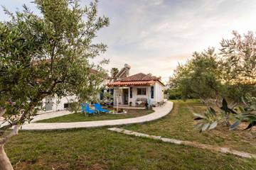 Gîte pour 2 personnes, avec terrasse et jardin à Messine
