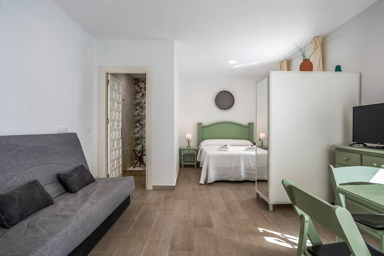 Appartement entier, Appartement "Casa de 10 - 5I" avec vue sur les montagnes, piscine partagée et Wi-Fi. in Vejer de la Frontera, Costa de la Luz