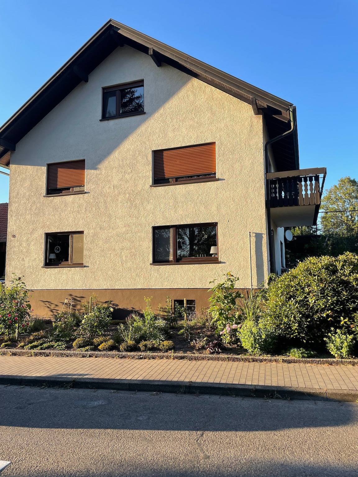 Ganze Wohnung, Ruhiges Apartment „Haus Schwarzwaldblick“ mit Bergblick zur Hornisgrinde, Balkon und Wlan am Bach in Ottersweier, Mittlerer Schwarzwald