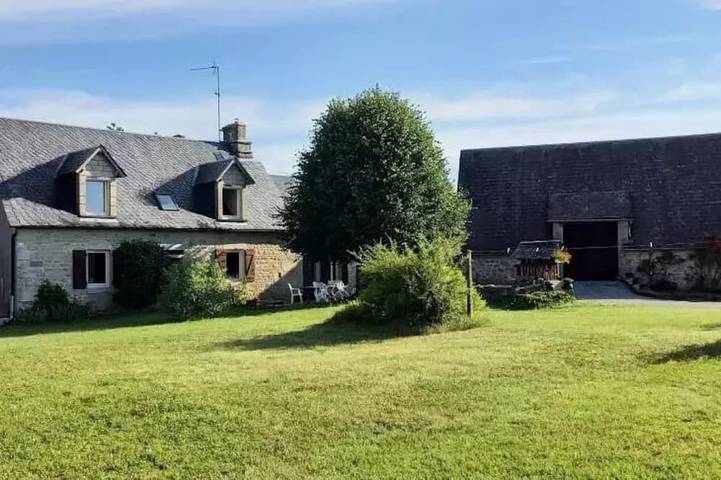 Cottage pour 8 personnes, avec terrasse à Sérandon