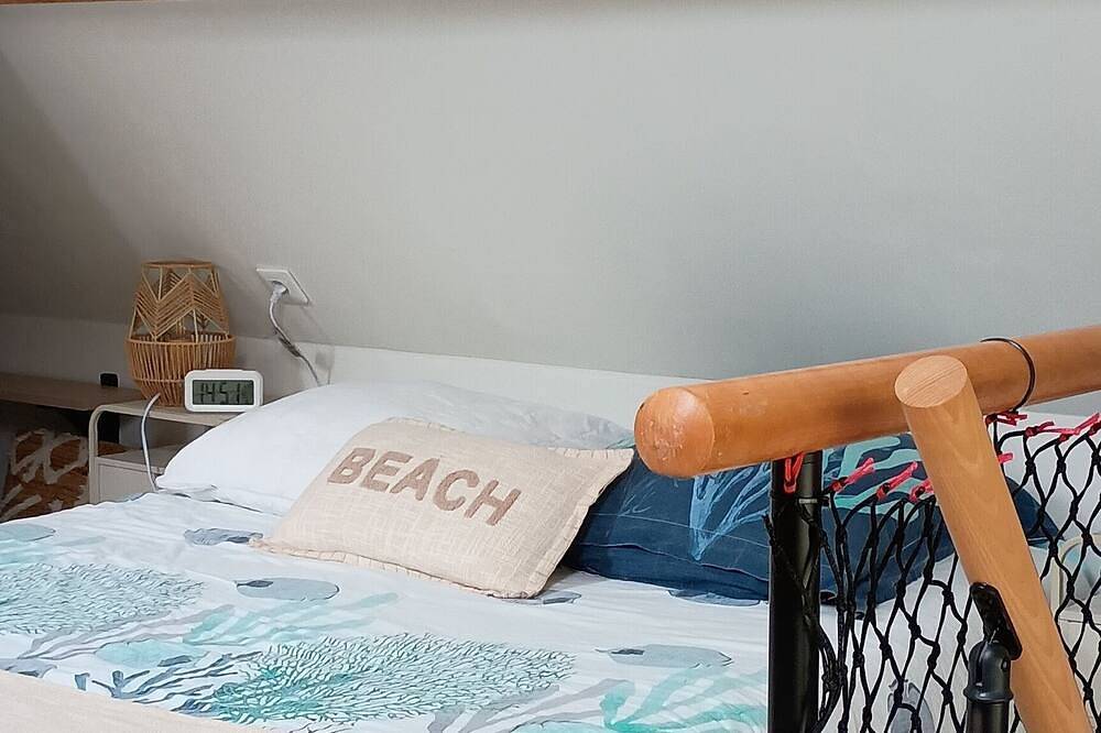 Cute gîte close to the seaside and D-Day beaches for 2 people in Quettehou, Cherbourg region