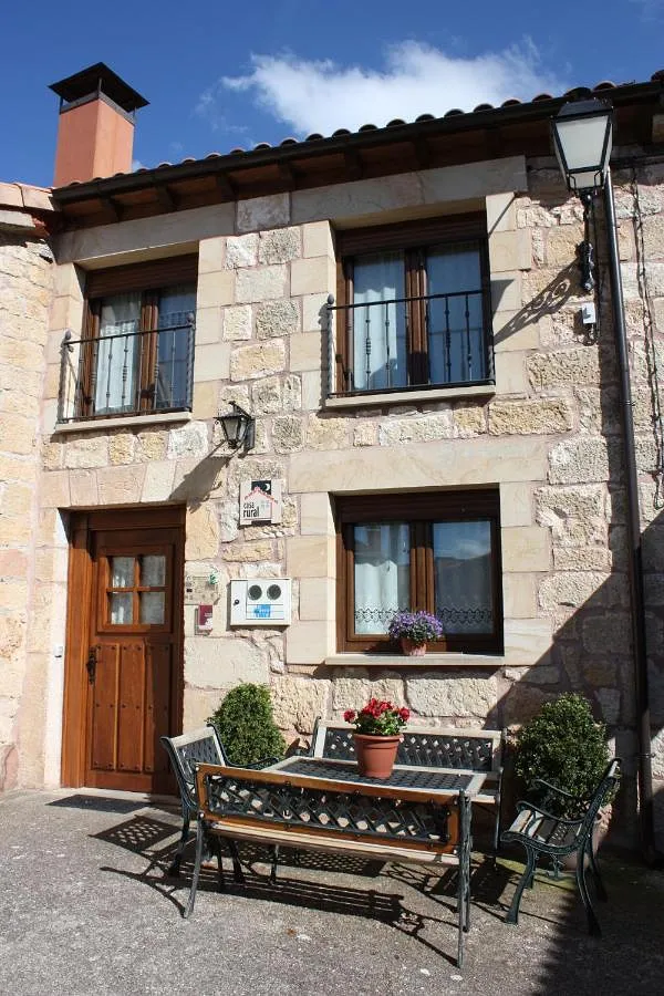 Casa rural para 10 personas, con balcón - 1