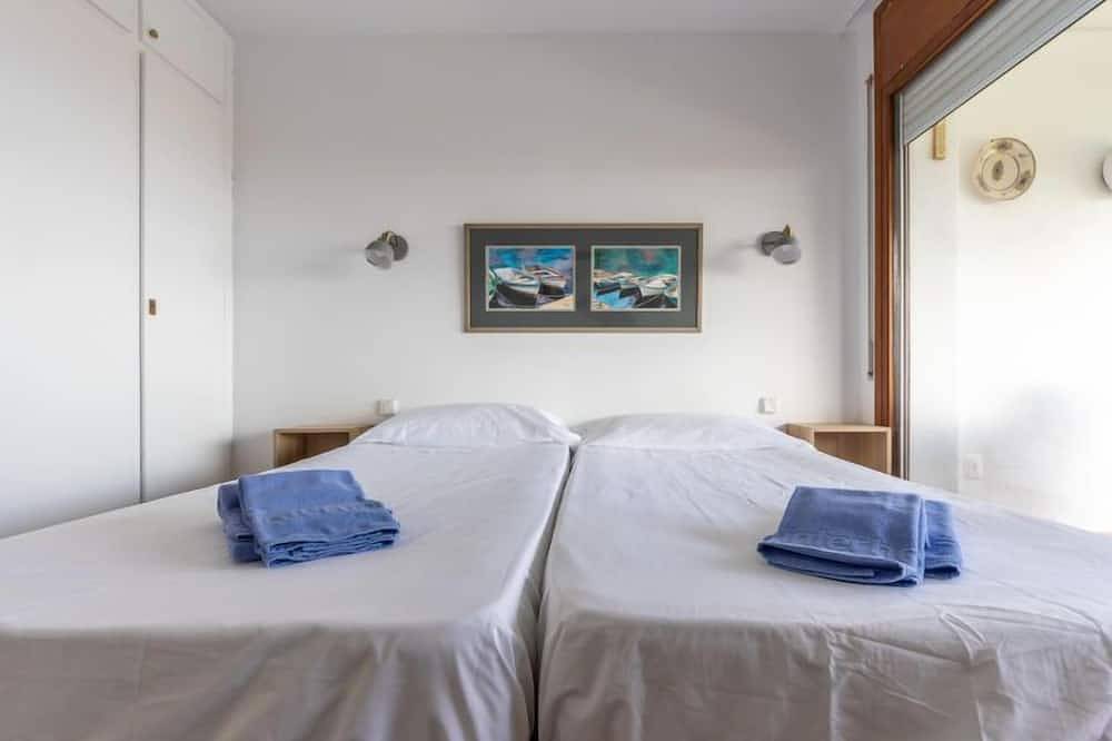 Apartamento entero, Constel·lació by Interhome in Creixell, Costa Dorada