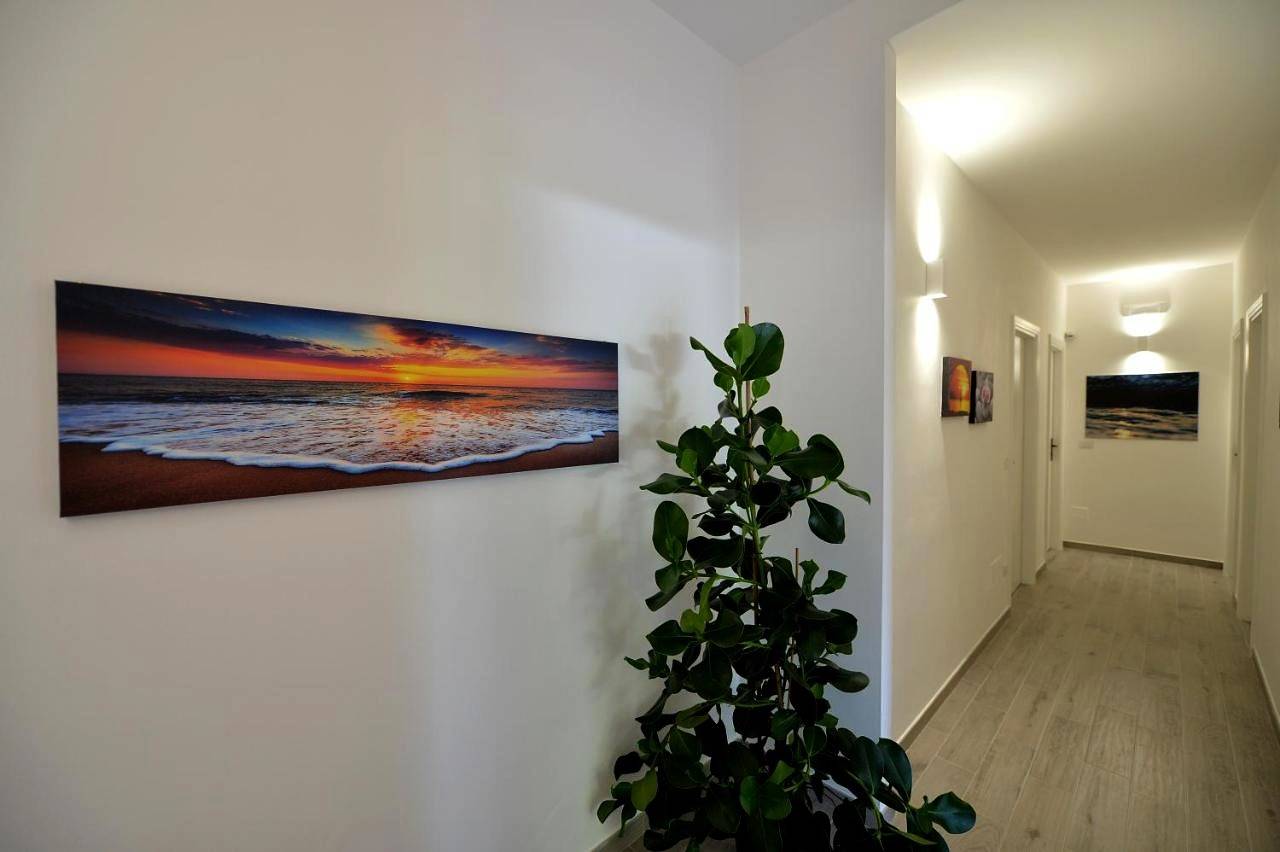 Double Room with Private Bathroom in Pôr do Sol, Baia Verde