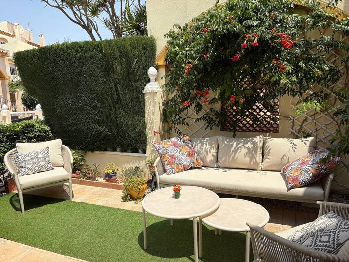 Apartamento para 4 personas, con Balcón además de Jardín y Piscina para niños en Playa Flamenca