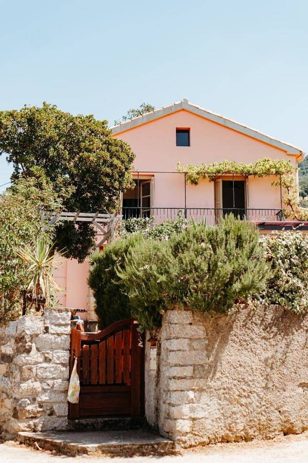 Location de vacances pour 8 personnes, avec vue et jardin, animaux acceptés à Santa-Maria-Figaniella - 4