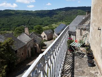 Gîte pour 12 personnes, avec terrasse et jardin à Najac