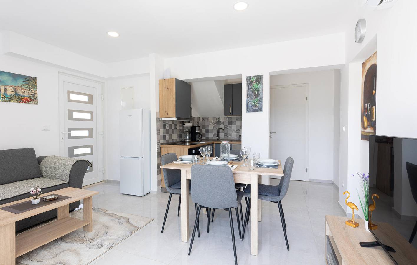 Cały apartament wypoczynkowy, Apartament wakacyjny dla 4 osób z taras in Vinisce, Żupania splicko-dalmatyńska