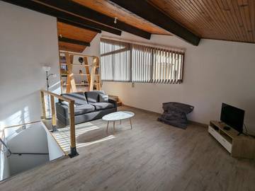 Gîte pour 4 personnes, avec vue, adapté aux familles à Tarascon-sur-Ariège
