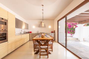 Villa in Santa Eulària des Riu, East Ibiza für 6 