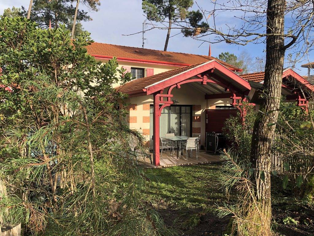 Bassin d'Arcachon, élégante maison climatisée, piscine, parking in La Teste-de-Buch, Région d'Arcachon