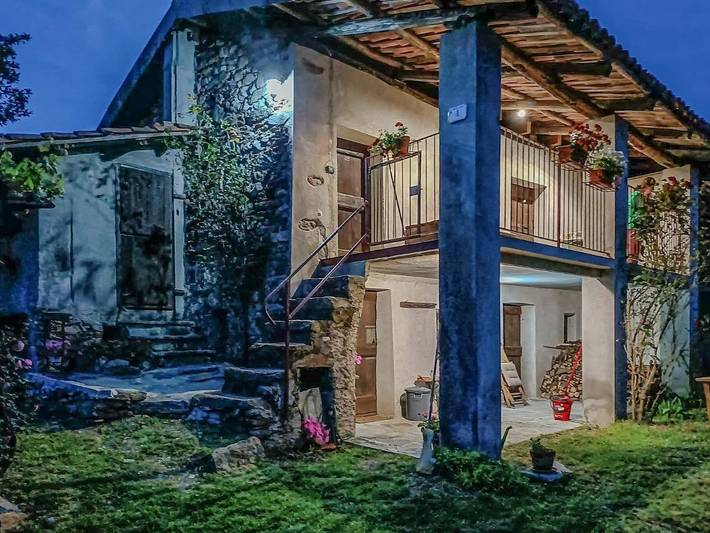 Casa vacanza per 9 persone, con balcone e panorama nonché giardino - 1