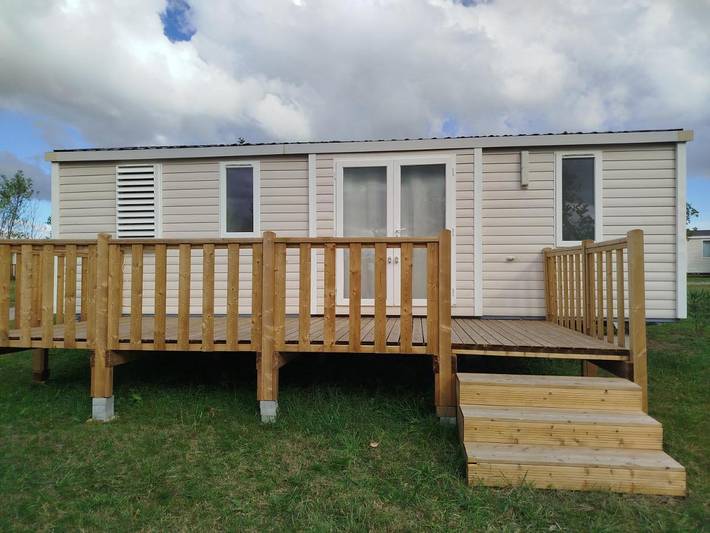 Camping pour 6 personnes, avec Terrasse et Jardin ainsi que Piscine et Vue