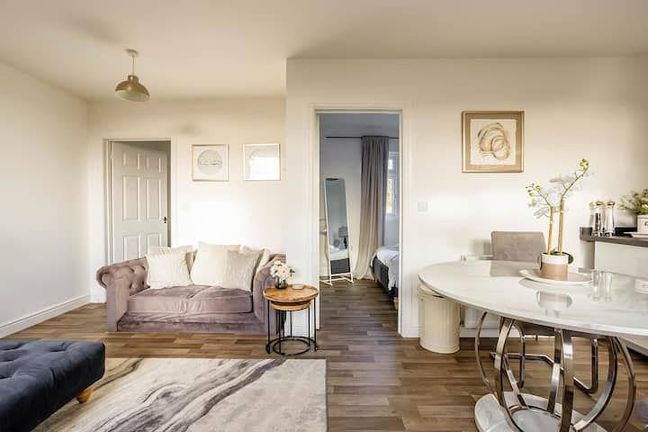 Cottage for 2 people with yard in Dorset