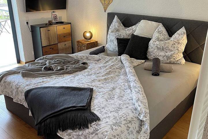 Hotel für 16 Personen, mit Whirlpool und Sauna sowie Garten in Kaiserstuhl - 4