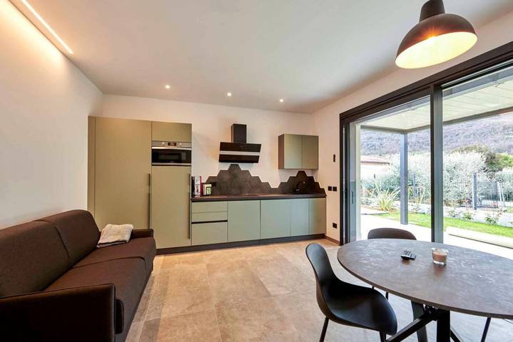 Vakantieappartement voor 2 personen, met tuin en zwembad in Garda