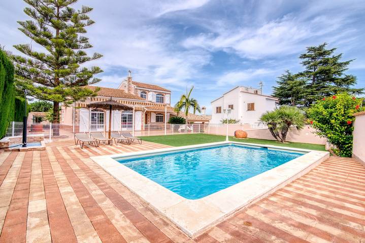 Vakantiehuis voor 9 personen, met Tuin en Kinderzwembad in Valencia Provincie
