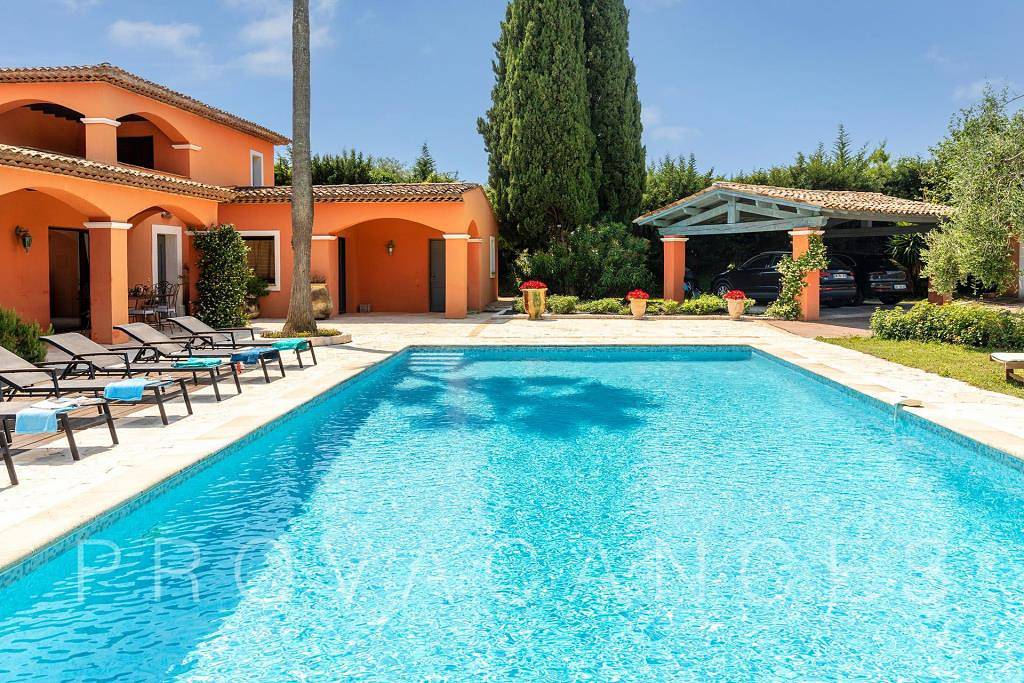 Large holiday house with pool in La Gaude in La Gaude, Cannes region