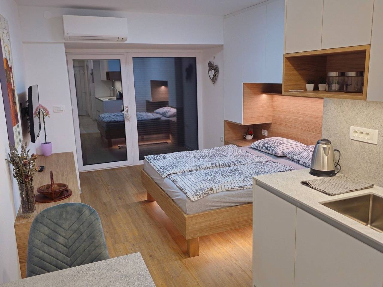 Entire apartment, Dobrava Sea View Apartment with Terrace - Studio Apartment with Terrace in Izola, Slovene Riviera