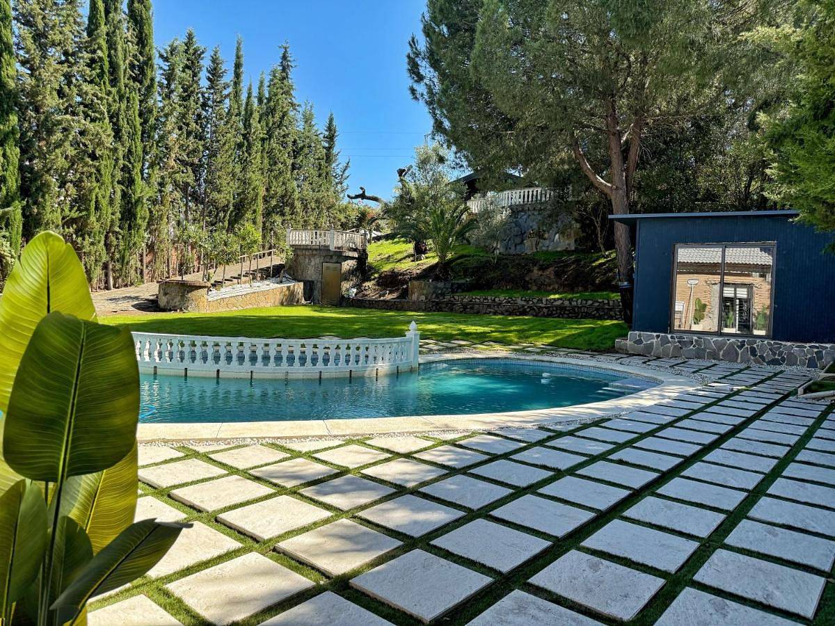 Luna House Sevilla in Las Pajanosas, Guillena