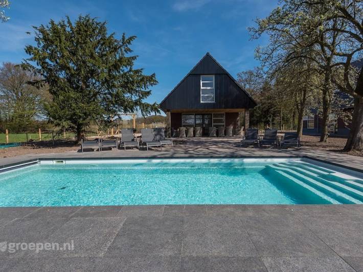 Ferienhaus für 20 Personen, mit Terrasse und Sauna sowie Garten