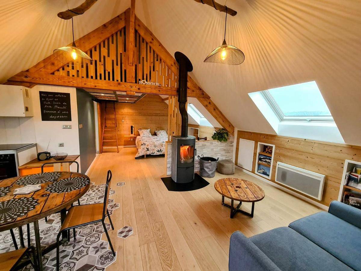Appartement entier, Gîte des Vernet - Loft chaleureux entre lacs et montagnes in Boussy, Région d'Annecy