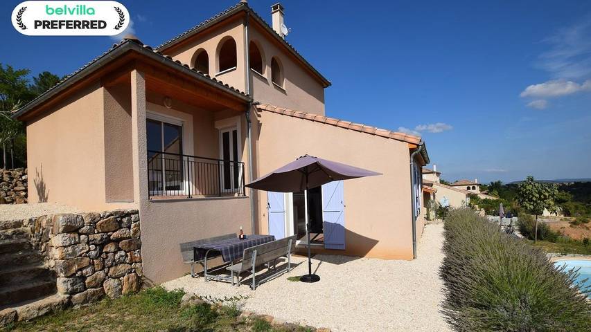 Maison de vacances pour 6 personnes, avec jardin ainsi que piscine et terrasse à Joyeuse