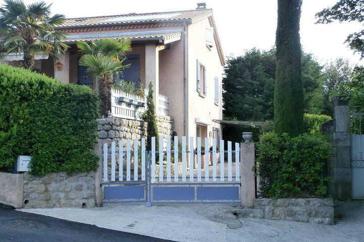 Appartement de vacances pour 4 personnes, avec Terrasse à Aubenas