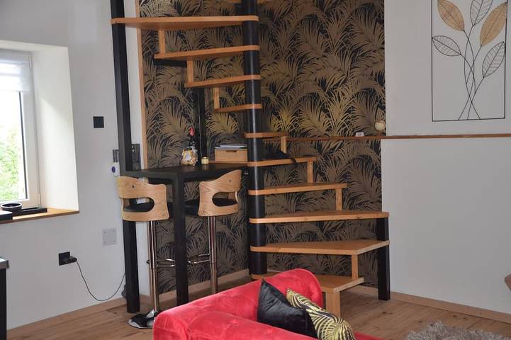 Gîte pour 2 personnes, avec terrasse et jacuzzi ainsi que jardin et piscine à Cusset - 3