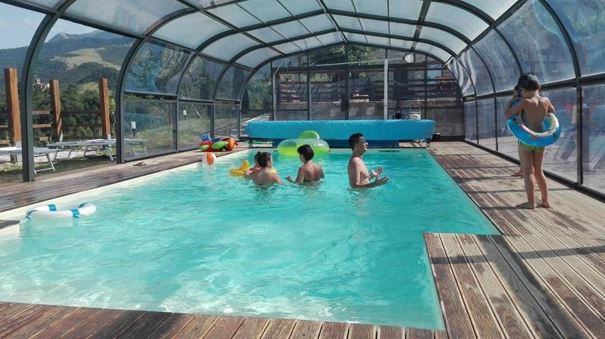 Hotel per 4 persone, con Terrazza e Giardino nonché Piscina e Panorama a Cagli