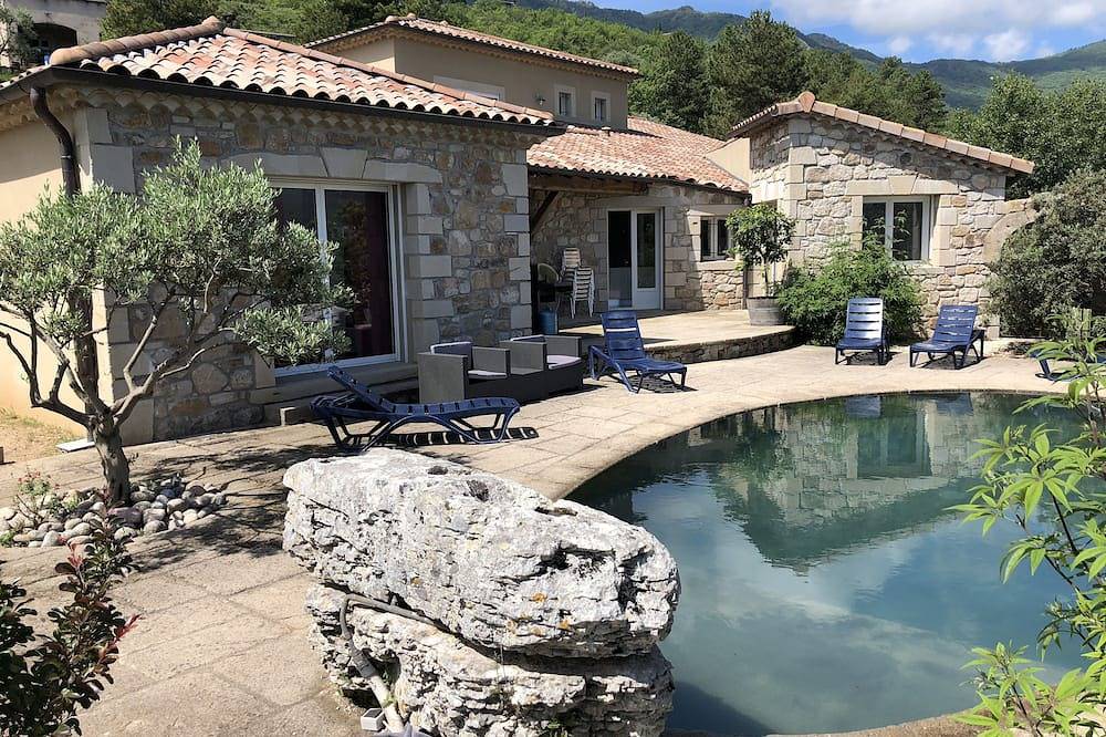Schönes Einfamilienhaus mit privatem Pool in Gravieres (3 km von Les Vans) in Gravières, Parc naturel régional des Monts d'Ardèche