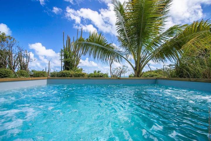 Location de vacances pour 4 personnes, avec terrasse ainsi que piscine et jardin dans Pointe Faula - 3