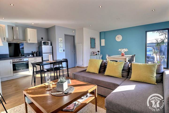 Gîte pour 2 personnes, avec jardin à Saint-Coulomb - 2