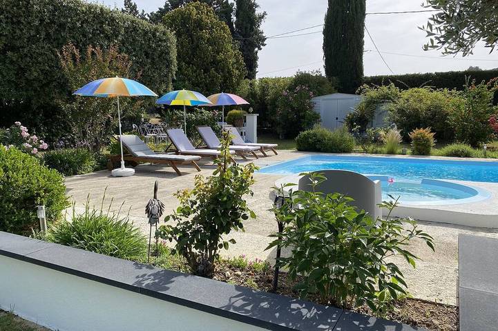 Maison de vacances pour 4 personnes, avec Terrasse ainsi que Jardin et Piscine