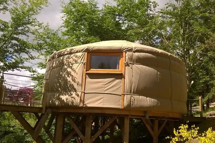 Cabane en bois pour 2 personnes, avec terrasse