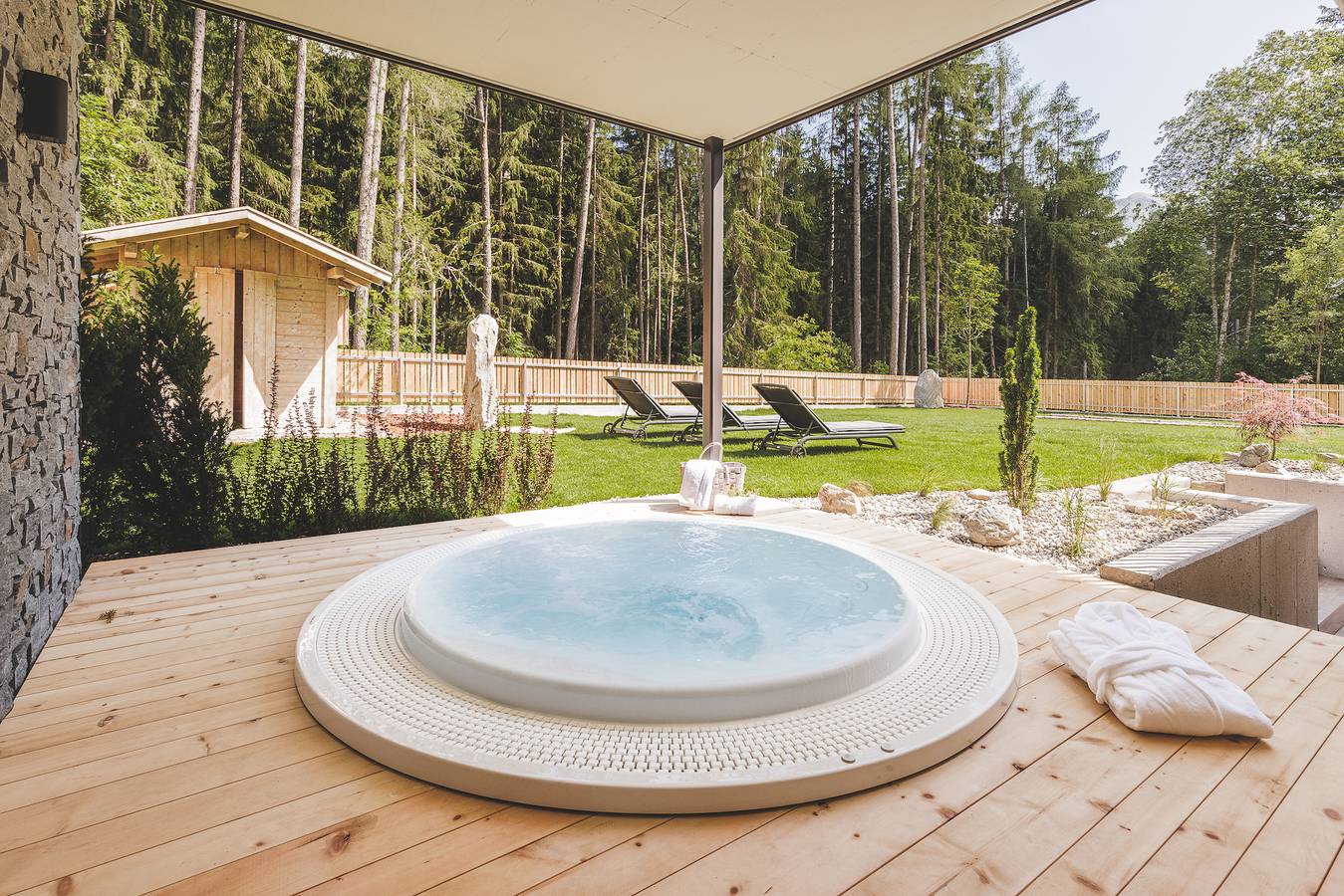 Hel lägenhet, Holiday Apartment 'Silva Summit' with Mountain View, Private Terrace and Wi-Fi in San Giovanni Valle Aurina, Ahrn-dalen