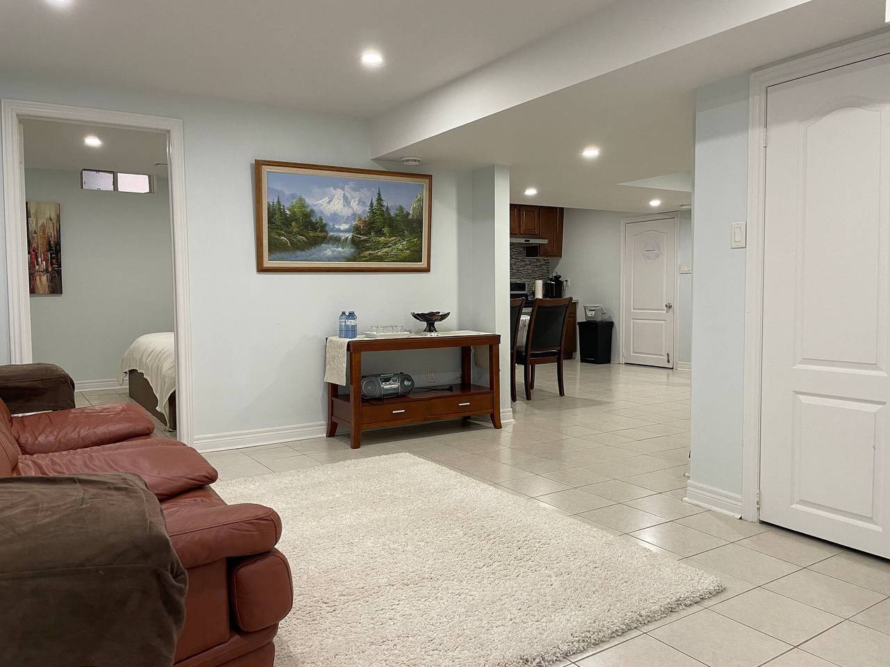 Suite privada completa Entrada independiente Estacionamiento gratuito in Richmond Hill, Lago Ontario (Kanada)