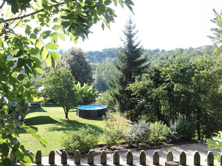 Gîte pour 7 personnes, avec Jacuzzi et Terrasse ainsi que Jardin et Piscine
