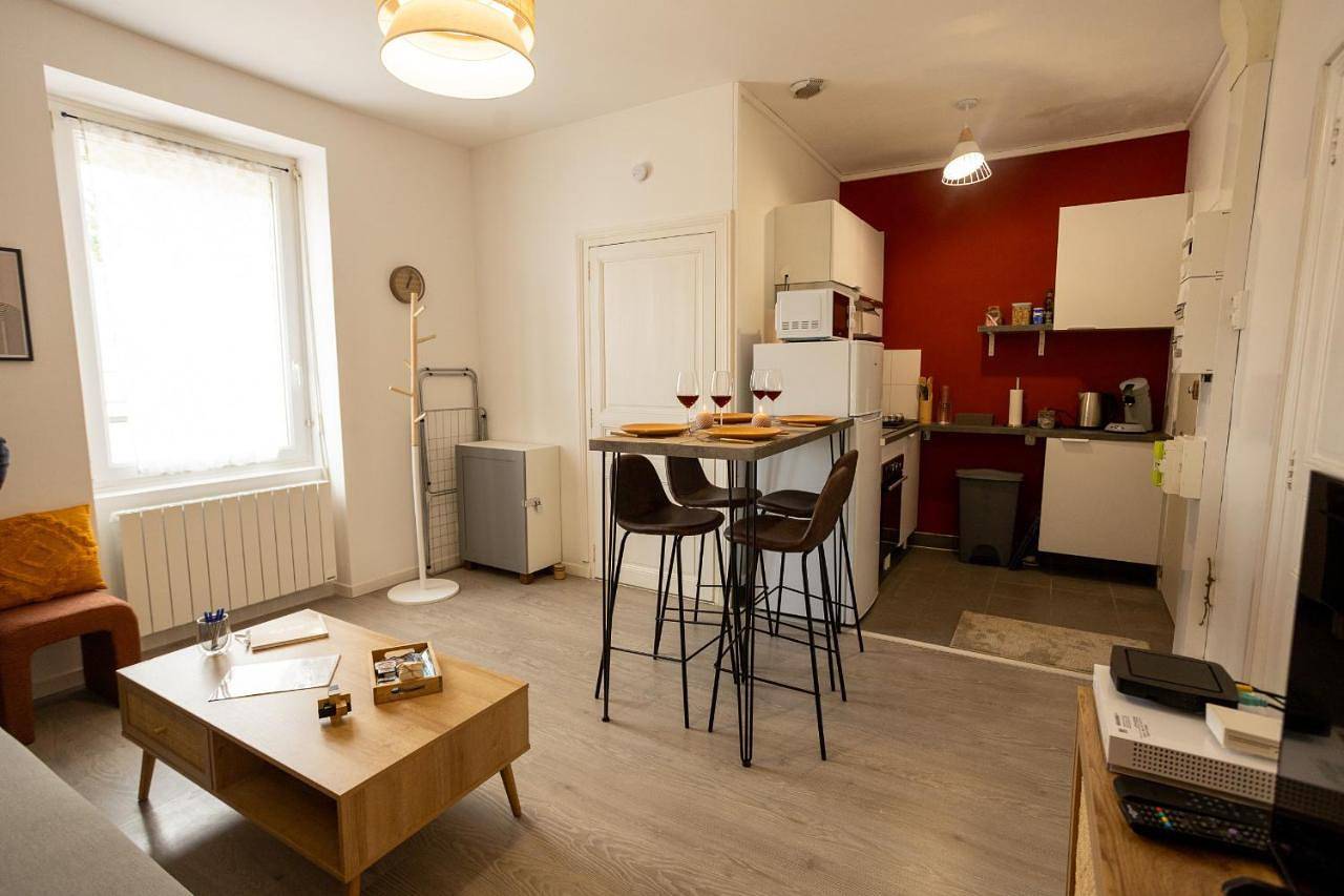 Appartement entier, One-Bedroom Apartment in Montoir-de-Bretagne, Vallée de la Loire