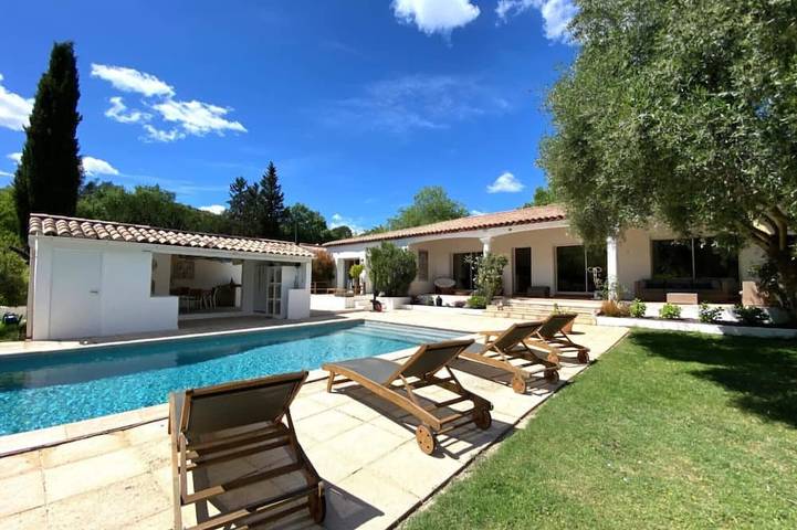 Chambre d’hôte pour 4 personnes, avec piscine et jardin à Le Val