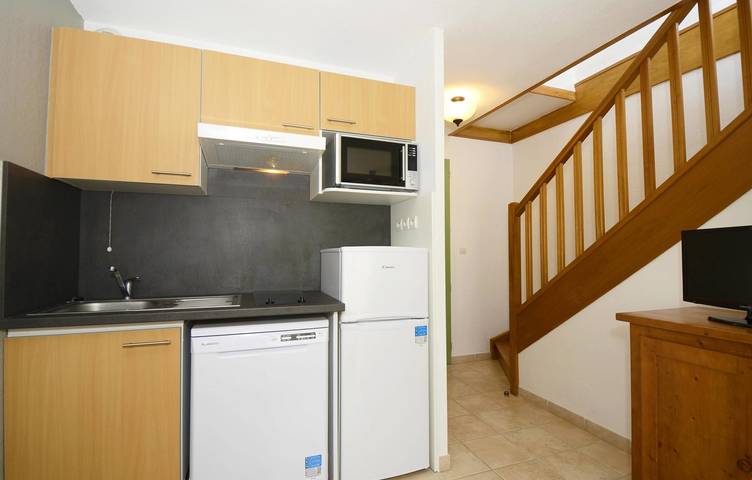 Location de vacances pour 7 personnes, avec jardin et bassin pour enfant ainsi que piscine et terrasse, animaux acceptés à Montignac - 4