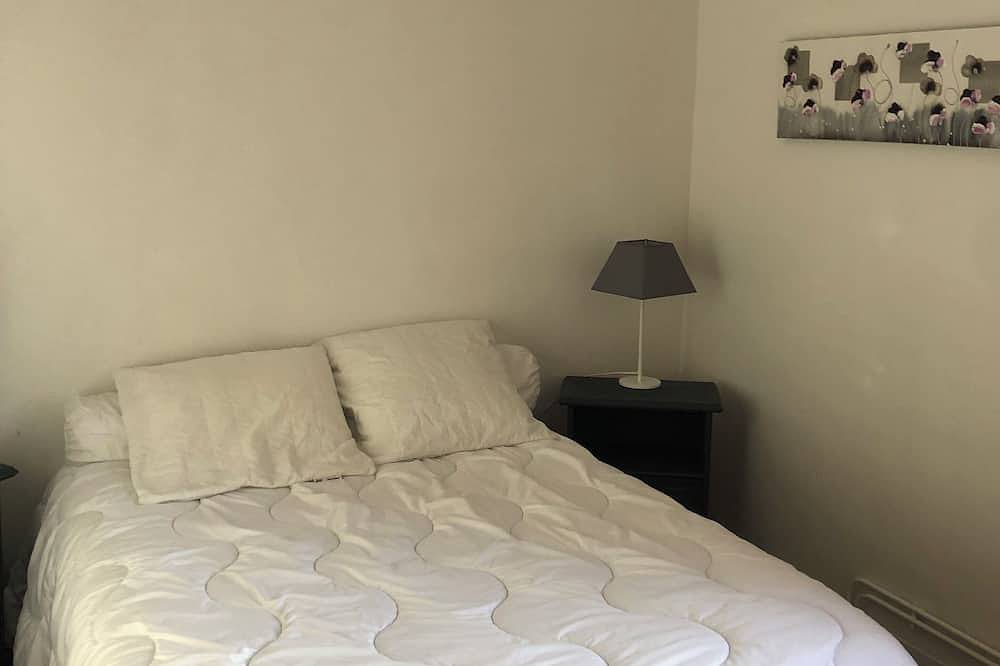 8-person house with enclosed garden, 10/15-minute walk from town center in Dieppe, Dieppe region