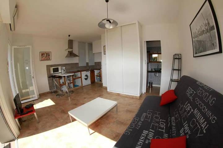 Gîte pour 2 personnes, avec jardin dans Plage de la Marana - 4